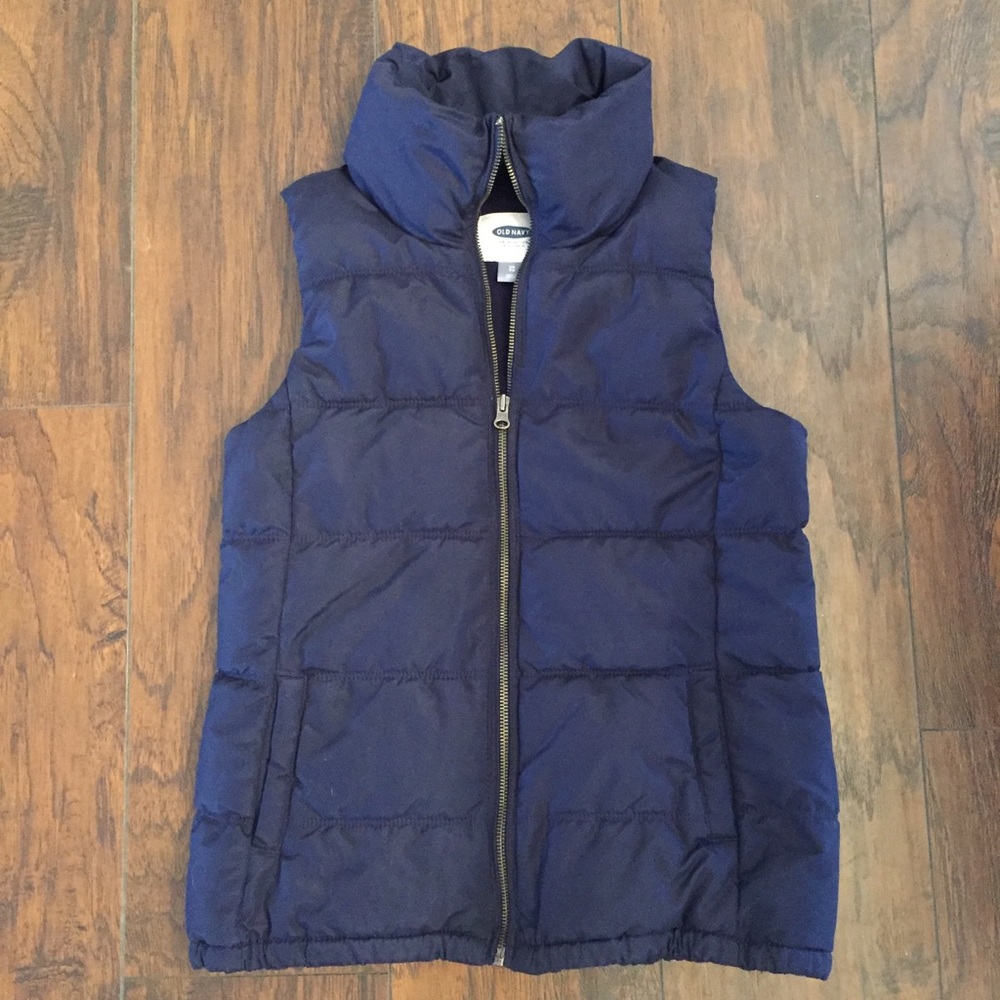 .‎ Like new Old Navy puffer vest!